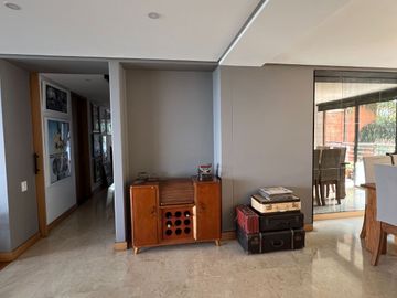 Vendo Apartamento en La Calera, Medellin El Poblado 228 Mts