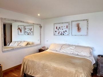 Vendo Apartamento en La Calera, Medellin El Poblado 228 Mts