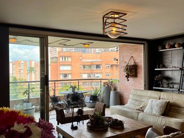 Vendo Apartamento en La Calera, Medellin El Poblado 228 Mts