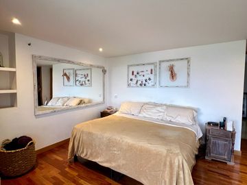 Vendo Apartamento en La Calera, Medellin El Poblado 228 Mts