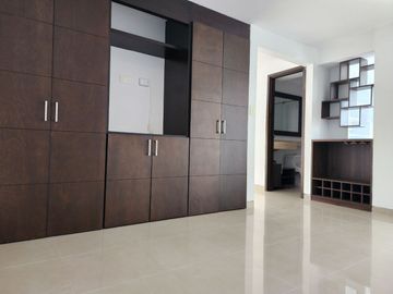APARTAMENTO EN EL SECTOR DEL CABLE