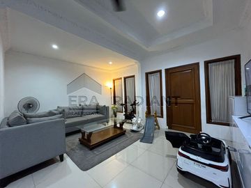 Dijual Rumah Siap Huni, di Bintaro Sektor 2, Parkit