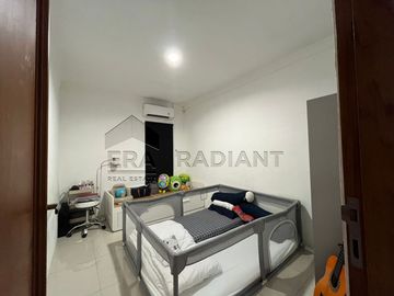 Dijual Rumah Siap Huni, di Bintaro Sektor 2, Parkit