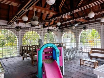 Hotel en venta  con playa y piscina vía Atacames Súa