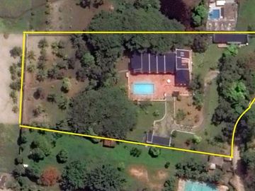 Hotel en venta  con playa y piscina vía Atacames Súa