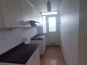 Excelente oportunidad de inversión, se vende lindo departamento en Condominio Lircay II