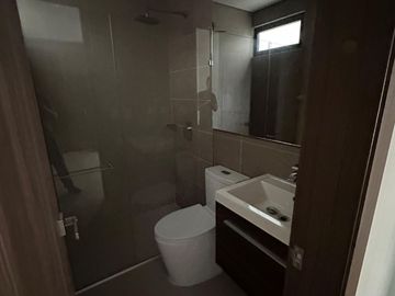VENTA DE APARTAMENTO EN ALTAMIRA - 76 M², 2 HABITACIONES, BALCÓN Y PARQUEADERO