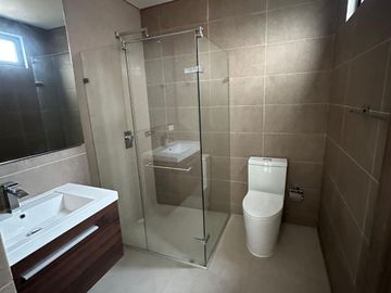 VENTA DE APARTAMENTO EN ALTAMIRA - 76 M², 2 HABITACIONES, BALCÓN Y PARQUEADERO