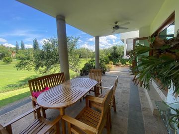 RESIDENCIA EN VENTA LAS CAÑADAS CON VISTA AL CAMPO DE GOLF $ 11,900,000