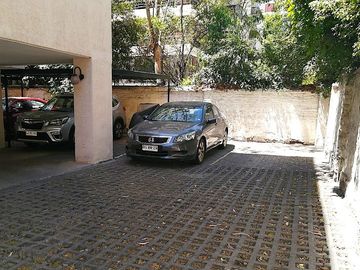 HOLANDA/QUILLAY, PROVIDENCIA, COMPLETAMENTE REMODELADO, 3 DORMITORIOS, 3 BAÑOS, TERRAZA, ESTACIONAMIENTO Y BODEGA