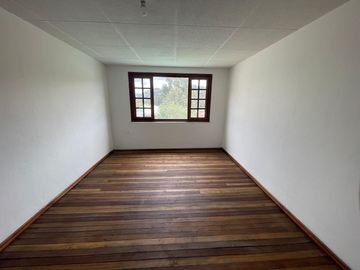 Venta de Casa Comercial/Rentera- ubicada en Totoracocha- Cuenca