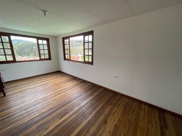 Venta de Casa Comercial/Rentera- ubicada en Totoracocha- Cuenca