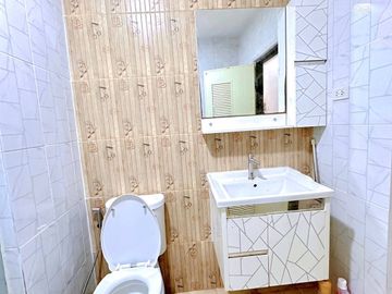 Sale Chiang Mai Seven Stars Condo, 1st floor, corner room, 30m, 1.69MB, free furniture, Chet Yot-Yu Yen Rd., Chang Phueak, Mueang Chiang Mai