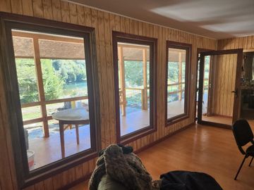 VENDO 200 HECTÁREAS, CON CASA NUEVA DE 150 MTS2, A ORILLA DE RIO BLANCO., COMUNA DE AYSEN