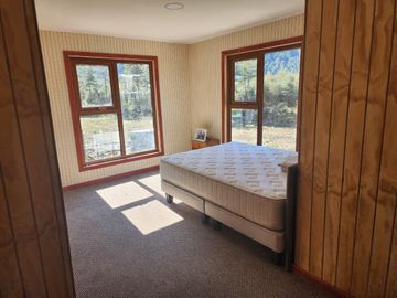 VENDO 200 HECTÁREAS, CON CASA NUEVA DE 150 MTS2, A ORILLA DE RIO BLANCO., COMUNA DE AYSEN