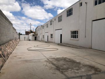 Conjunto Industrial en VENTA (4 Bodegas con Oficina y 2 Habitaciones cada una),con Local Comercial, Ubicado en San José Iturbide
