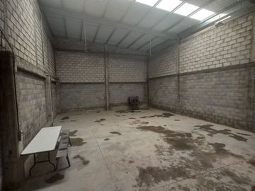 Conjunto Industrial en VENTA (4 Bodegas con Oficina y 2 Habitaciones cada una),con Local Comercial, Ubicado en San José Iturbide