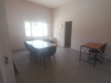 Conjunto Industrial en VENTA (4 Bodegas con Oficina y 2 Habitaciones cada una),con Local Comercial, Ubicado en San José Iturbide