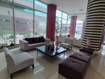 Departamento Amoblado en Venta en Torres del Sol, 1 Habitación, 1 Baño, Garaje, Piscina Gimnasio, Seguridad.