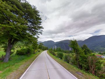 Campo entre Coyhaique y Puerto Aysén con impresionante vista panorámica