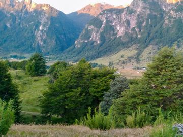 Campo entre Coyhaique y Puerto Aysén con impresionante vista panorámica