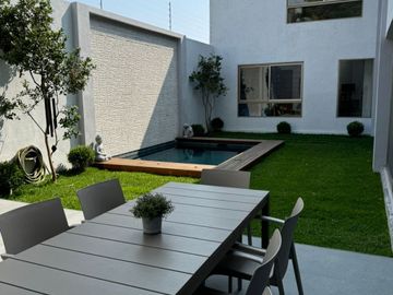 Venta de Hermosa Casa en Zona Dorada