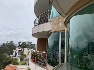 Venta Departamento Urbanización el Condado segunda etapa 3 dormitorios segundo piso cerca del Parque