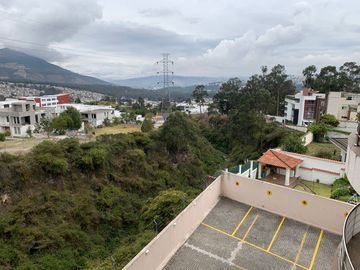 Venta Departamento Urbanización el Condado segunda etapa 3 dormitorios segundo piso cerca del Parque