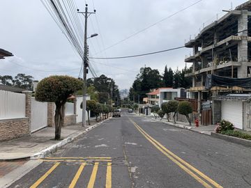 Venta Departamento Urbanización el Condado segunda etapa 3 dormitorios segundo piso cerca del Parque