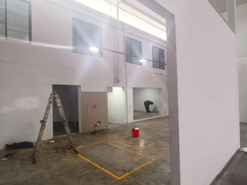 SE VENDE LOCAL COMERCIAL EN AV. TOMAS MARZONA CDRA 33. LOCAL GRANDE DE 442 M2