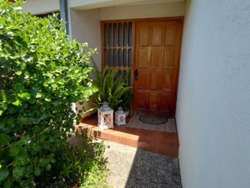 ¡Oportunidad única! Se vende comoda casa en Condominio Quinto Centenario.