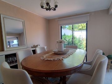 ¡Oportunidad única! Se vende comoda casa en Condominio Quinto Centenario.