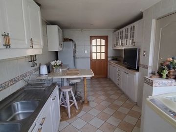 ¡Oportunidad única! Se vende comoda casa en Condominio Quinto Centenario.
