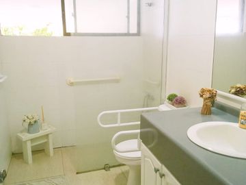 ¡Oportunidad única! Se vende comoda casa en Condominio Quinto Centenario.