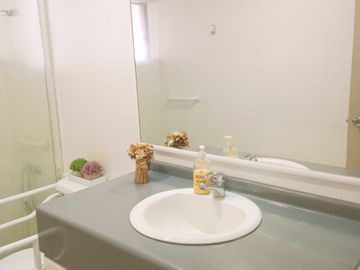 ¡Oportunidad única! Se vende comoda casa en Condominio Quinto Centenario.