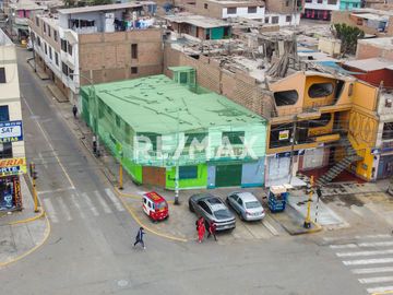 Casa Comercial En Av. Túpac Amaru | Esquina | 2 Pisos | Ideal Para Vivienda O Negocio