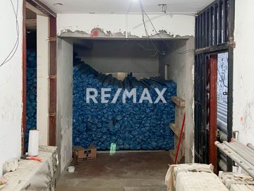 Casa Comercial En Av. Túpac Amaru | Esquina | 2 Pisos | Ideal Para Vivienda O Negocio