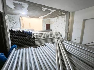 Casa Comercial En Av. Túpac Amaru | Esquina | 2 Pisos | Ideal Para Vivienda O Negocio