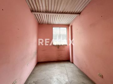 Casa Comercial En Av. Túpac Amaru | Esquina | 2 Pisos | Ideal Para Vivienda O Negocio