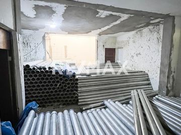 Casa Comercial En Av. Túpac Amaru | Esquina | 2 Pisos | Ideal Para Vivienda O Negocio