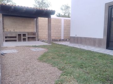 Casa de 1 planta, 3 recámaras, Lote 300 m2, Magnolia Residencial, San Miguel de Allende