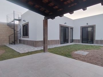 Casa de 1 planta, 3 recámaras, Lote 300 m2, Magnolia Residencial, San Miguel de Allende