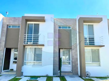VENTA CASA ZAKIA 4 RECAMARAS 1 EN PLANTA BAJA EL MARQUES QUERETARO