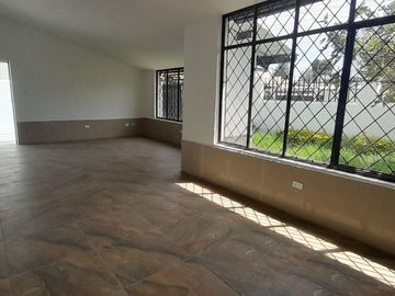 Casa en Venta / Sector Urbanizacion Ichalillo