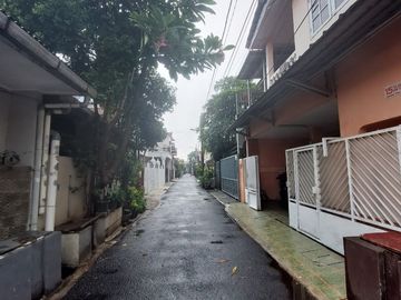 Rumah tinggal plus kostan di Rawamangun Jakarta Timur