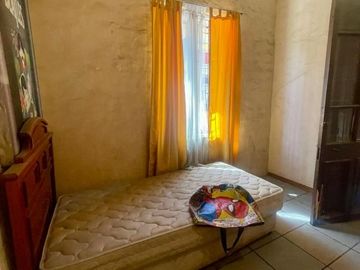 SE VENDE CASA EN PASAJE CERRADO 2D 1B 81MTS2 COMUNA SANTIAGO