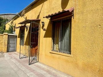 SE VENDE CASA EN PASAJE CERRADO 2D 1B 81MTS2 COMUNA SANTIAGO