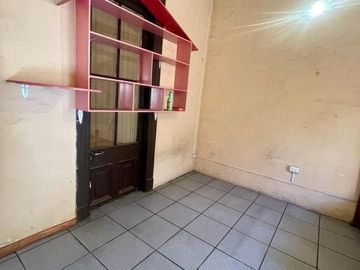 SE VENDE CASA EN PASAJE CERRADO 2D 1B 81MTS2 COMUNA SANTIAGO