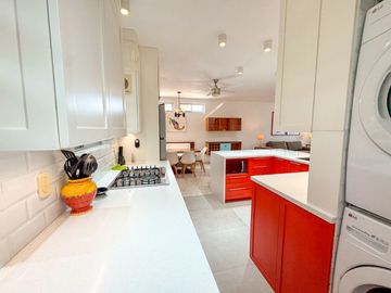 VENTA - Condominio en Playa Escondida.