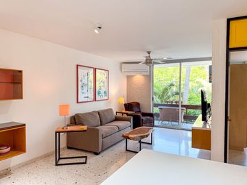 VENTA - Condominio en Playa Escondida.